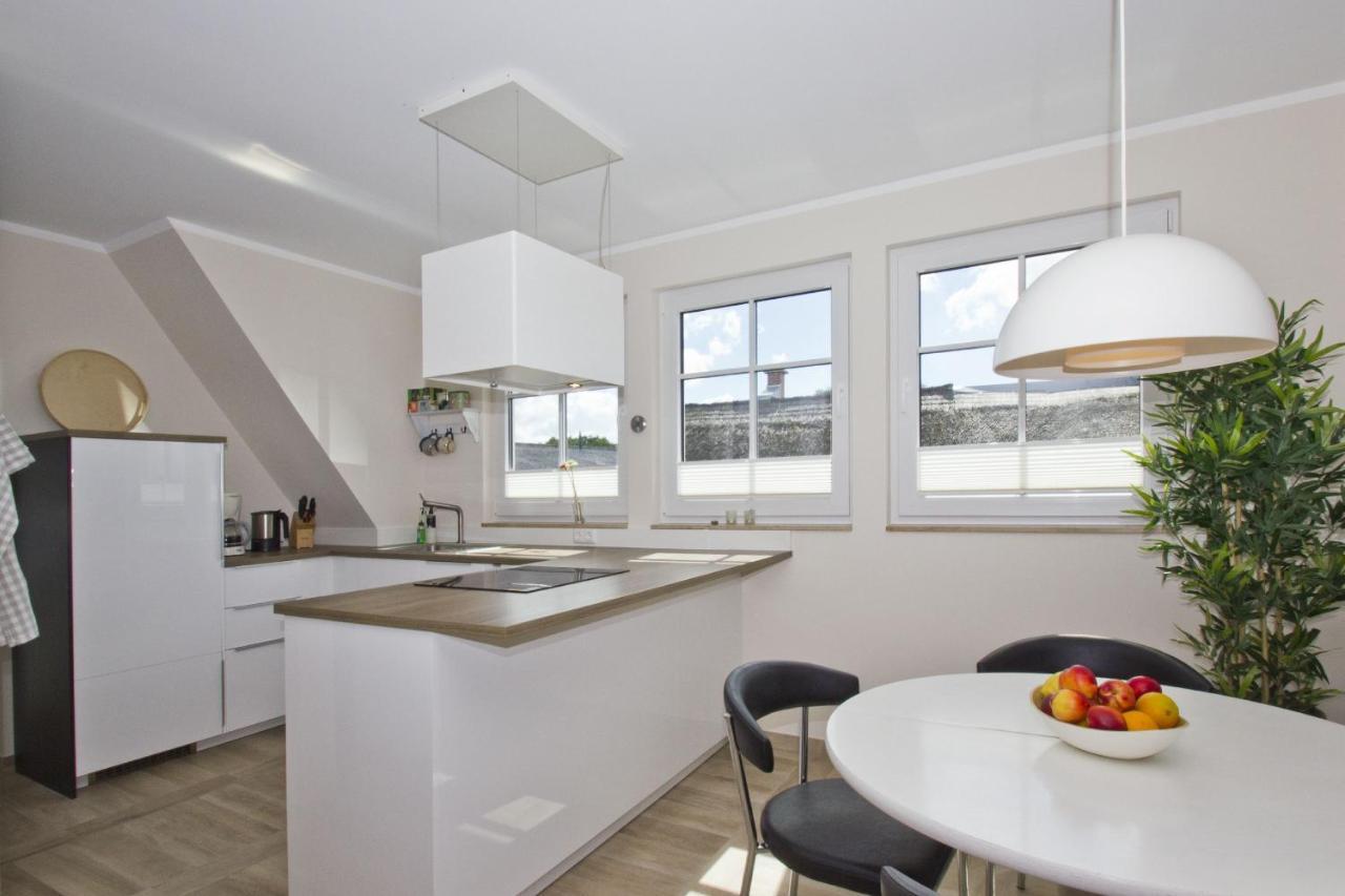 Ferienhaus Auszeit Fewo 03 - Dachterrasse, Ruhige Lage Middelhagen Exteriör bild